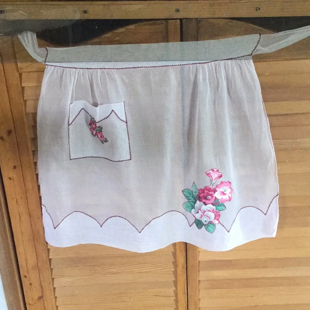 VINTAGE WHITE EYELET HALF APRON OOAK VNPLVC  SWEET 🍭